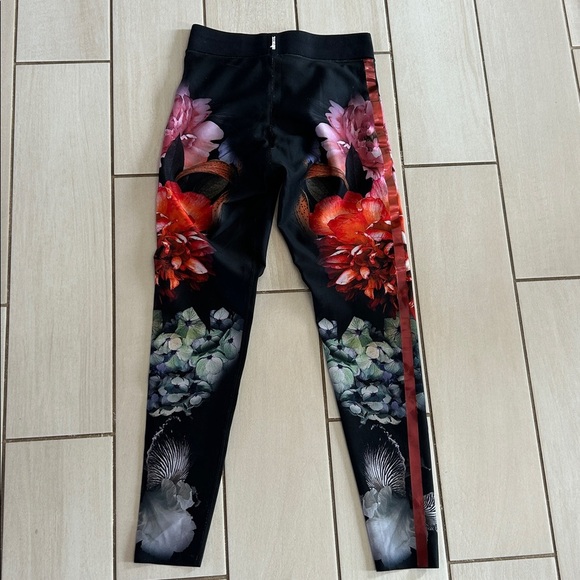 Ultracor Matching Set Bra and Leggings - Picture 5 of 11